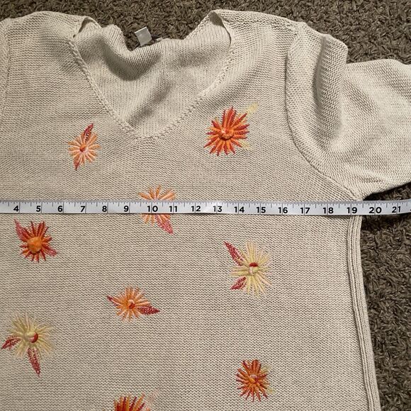 J Jill Sweater Sz Small Beige Embroidered Floral Linen Blend Lightweight Comfy - Picture 12 of 14